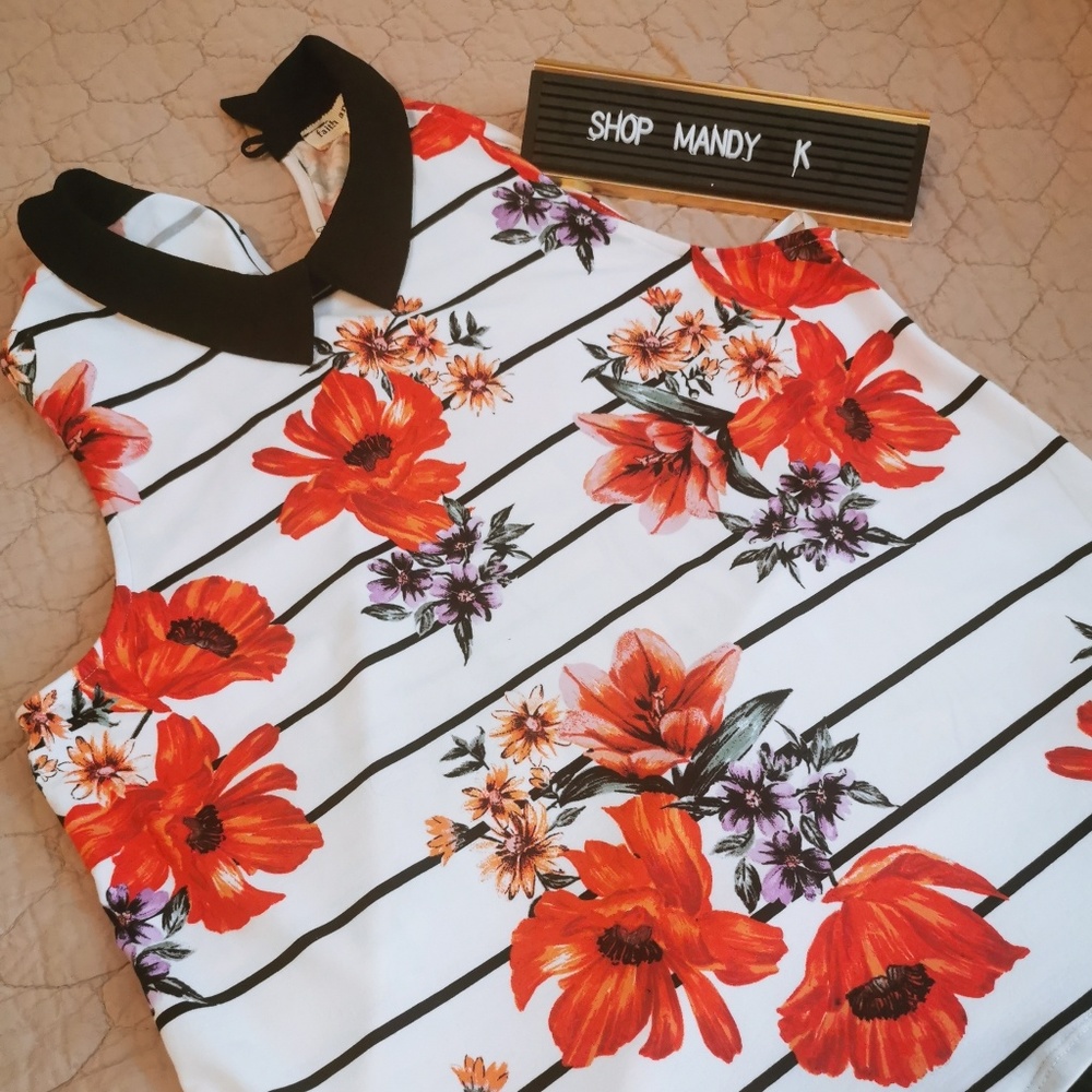 Collar floral top‼️perfect to layer…